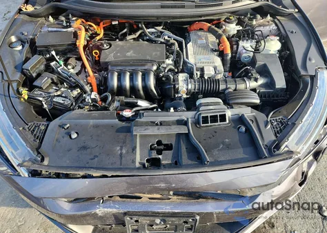 2018 Honda Clarity Touring z USA, uszkodzony, nr VIN JHMZC5F34JC004967